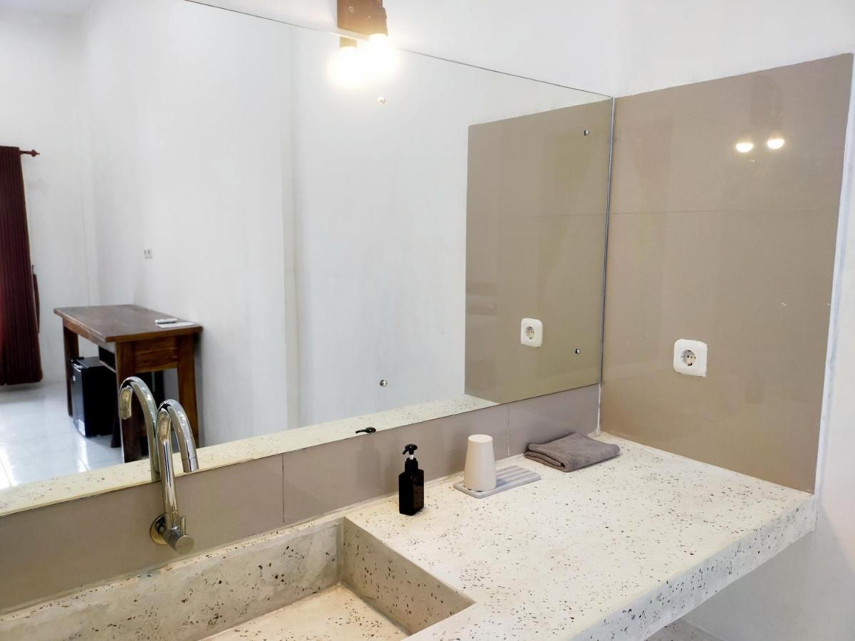 Mango Room Mandalika Kuta  ภายนอก รูปภาพ